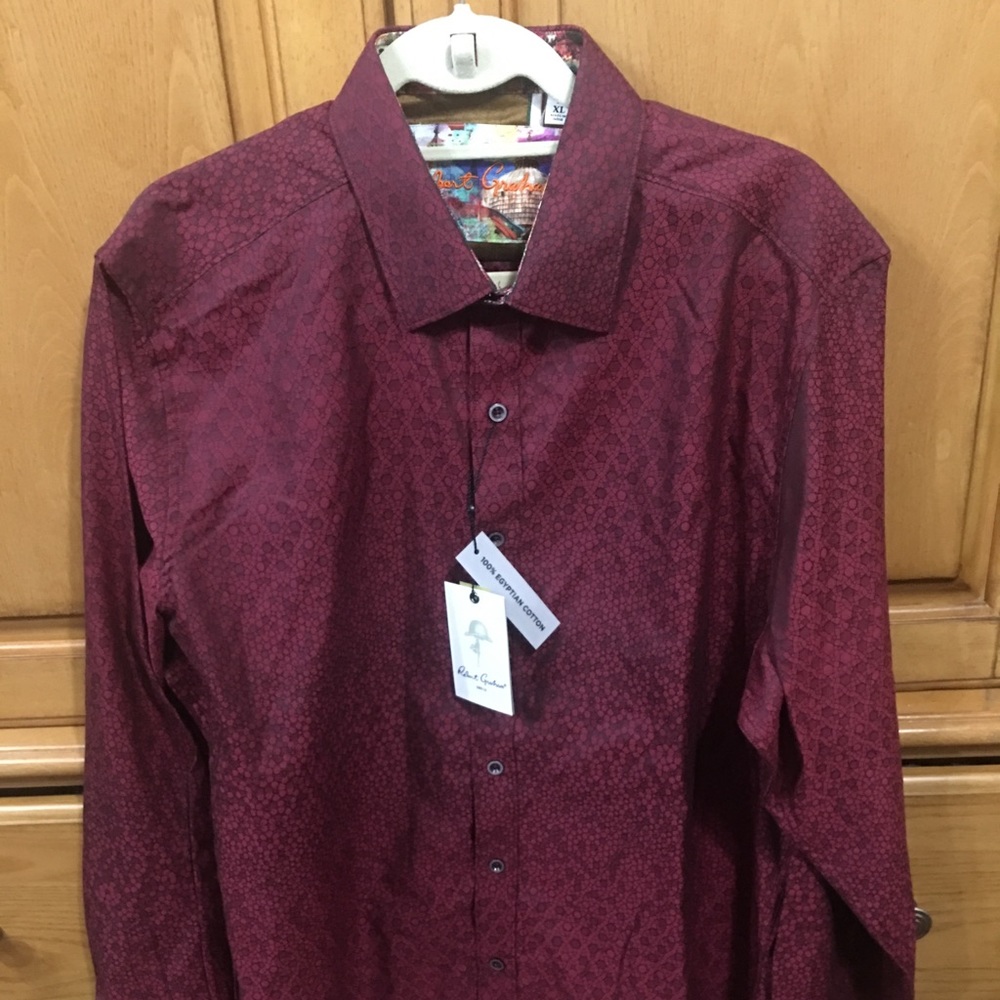 Robert graham new look good